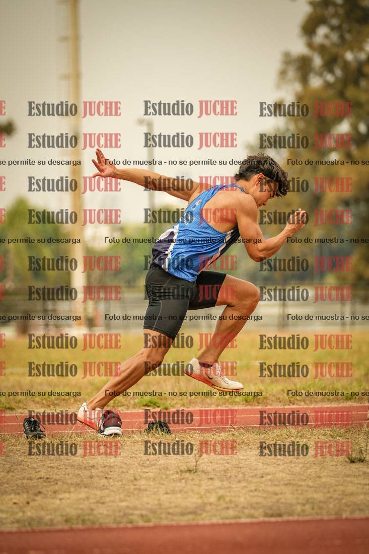 Fotos del salto en largo de varones