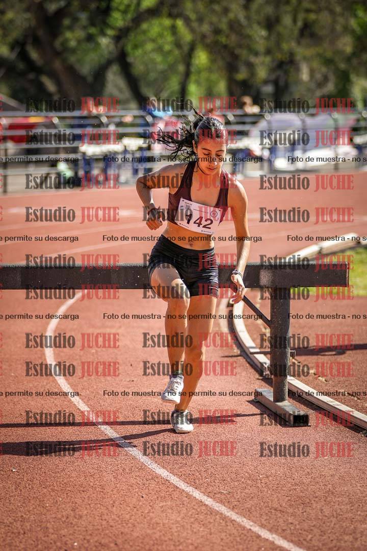 Fotos de los 1500 m con obstáculos de mujeres