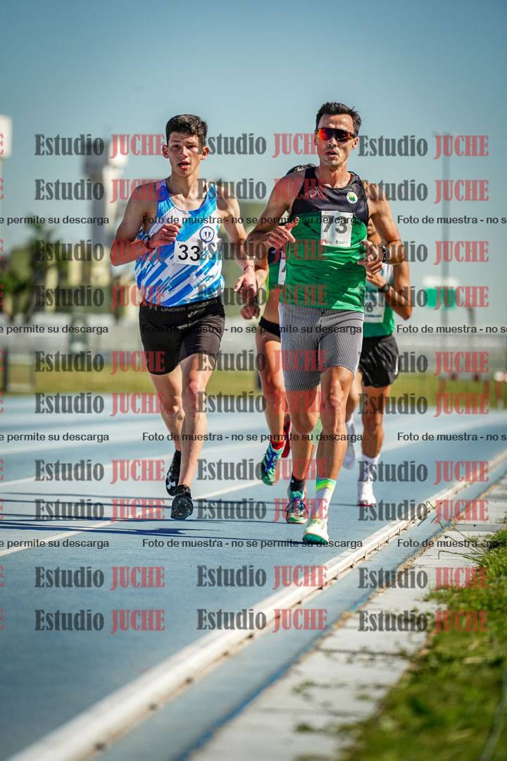 Fotos de los 5000 m de mujeres y varones - serie 1