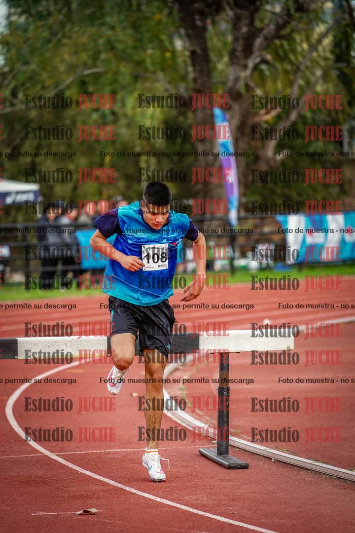 Fotos de los 2000 m con obstáculos de varones