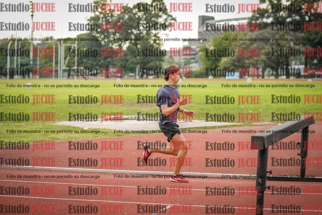 Fotos de los 3000 m con obstáculos de varones