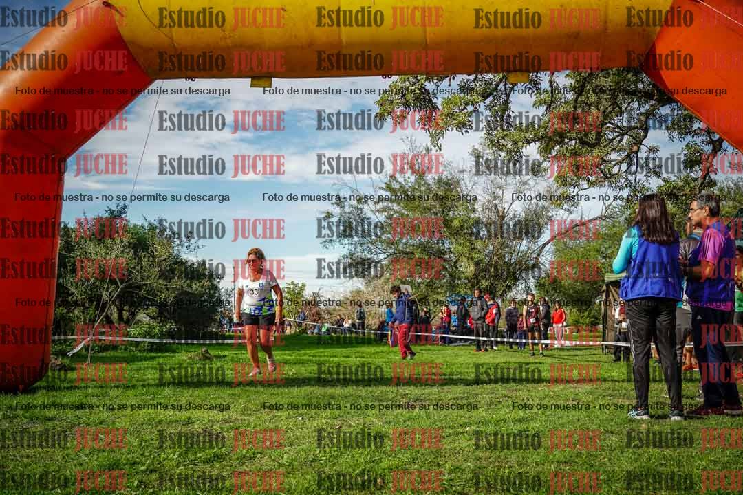 Fotos de la llegada del cross de 4000 m - mujeres