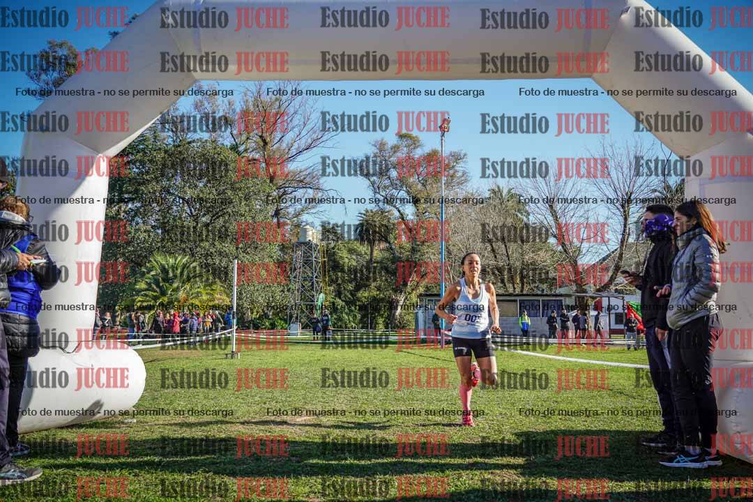 Fotos de la llegada del cross de 4000 m - mujeres