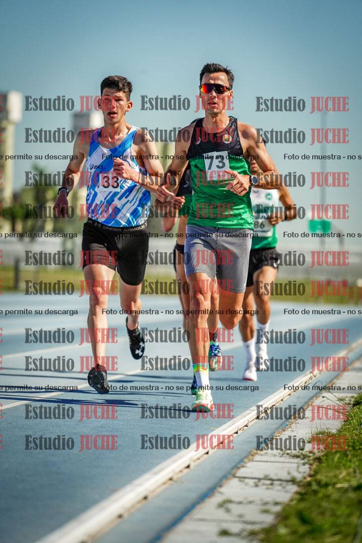 Fotos de los 5000 m de mujeres y varones - serie 1