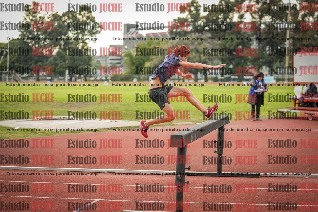 Fotos de los 3000 m con obstáculos de varones