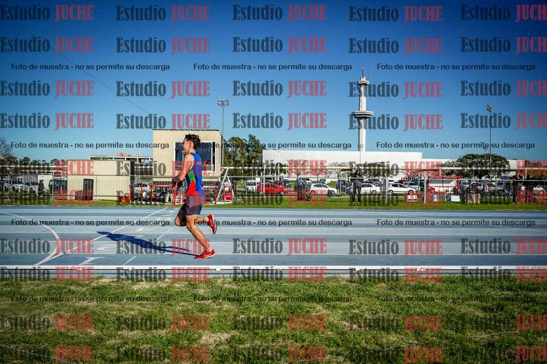 Fotos de los 3000 m con obstáculos de varones