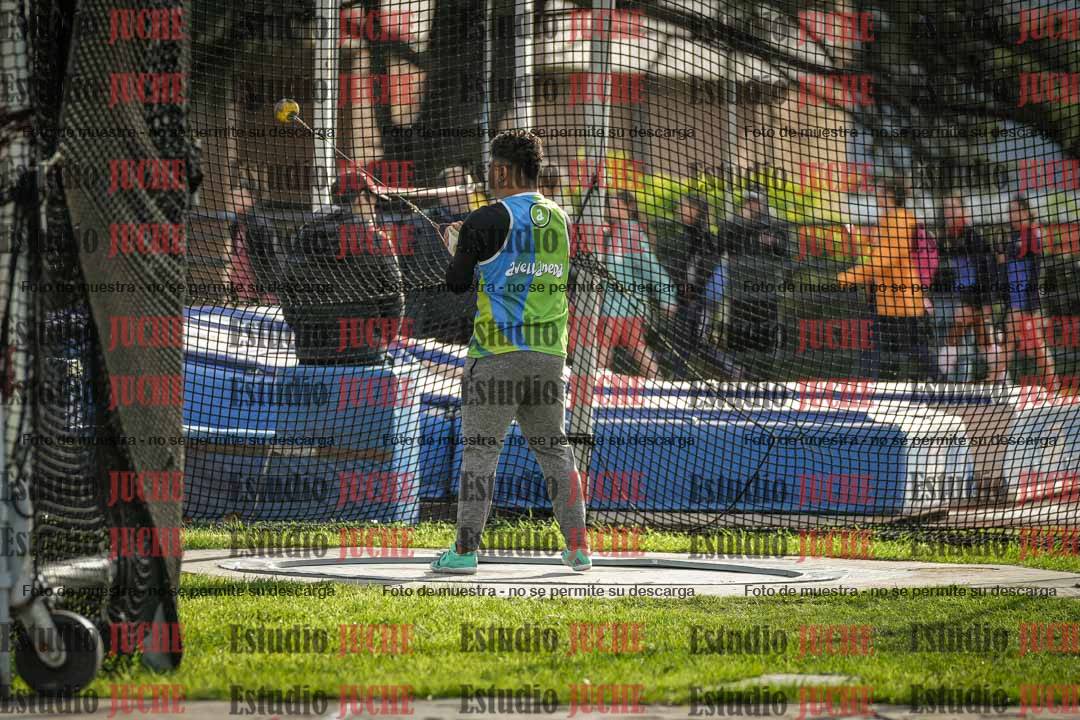 Fotos del lanzamiento de martillo de varones