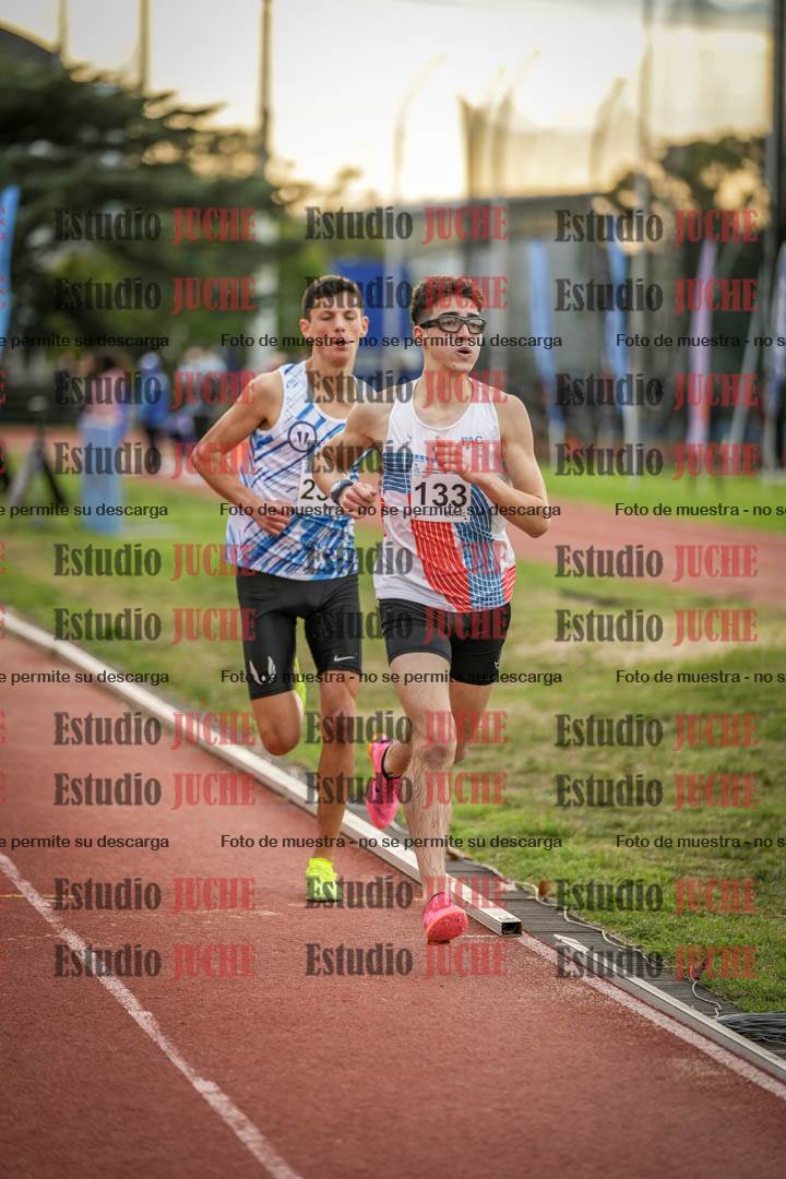 Fotos de los 2000 m con obstáculos de varones