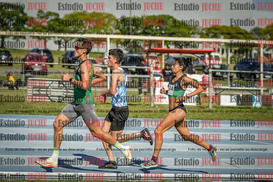 Fotos de los 5000 m de mujeres y varones - serie 1