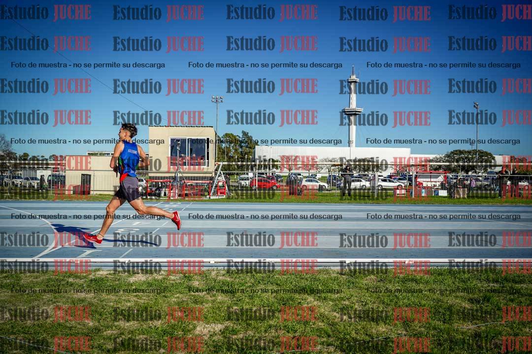 Fotos de los 3000 m con obstáculos de varones