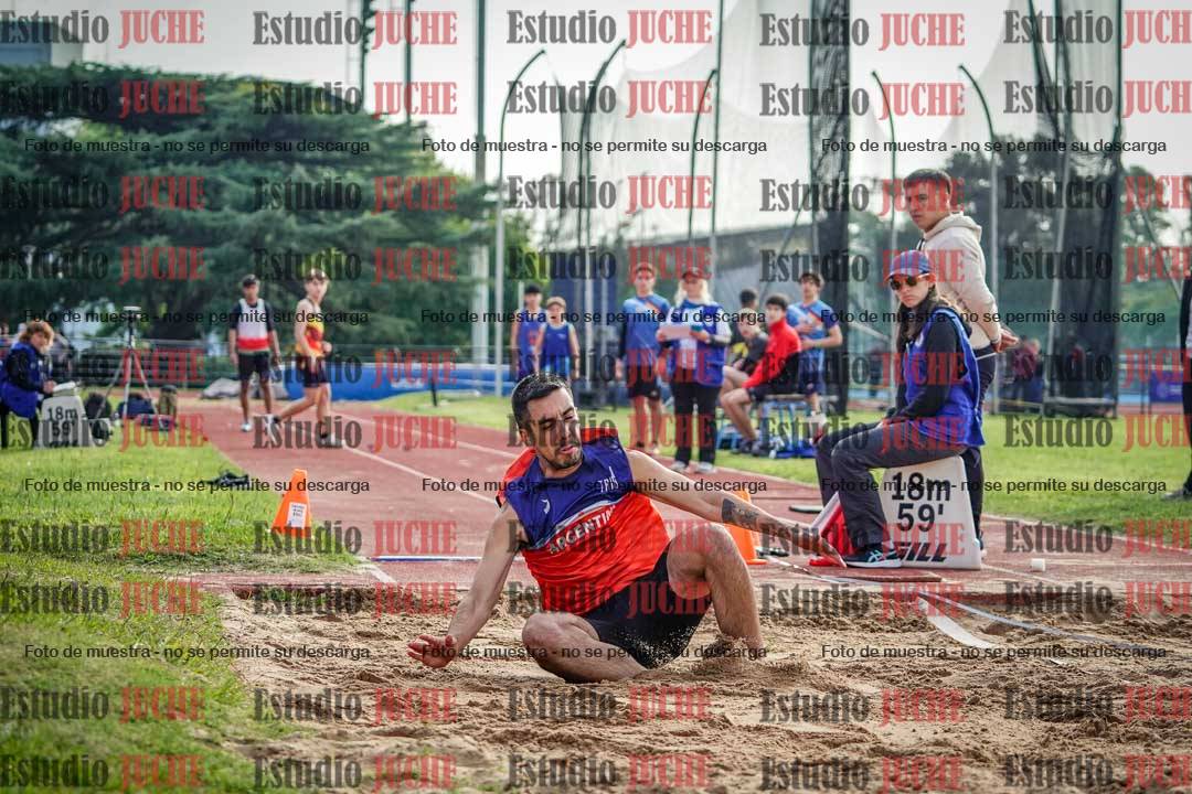 Fotos del salto en largo de varones