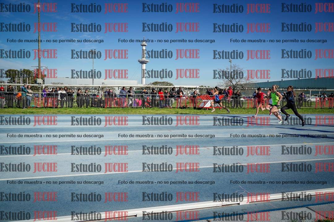 Fotos de los 80 m llanos de mujeres - U14