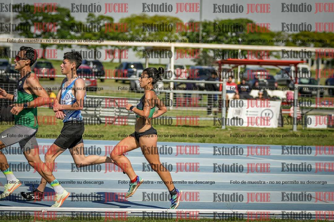 Fotos de los 5000 m de mujeres y varones - serie 1