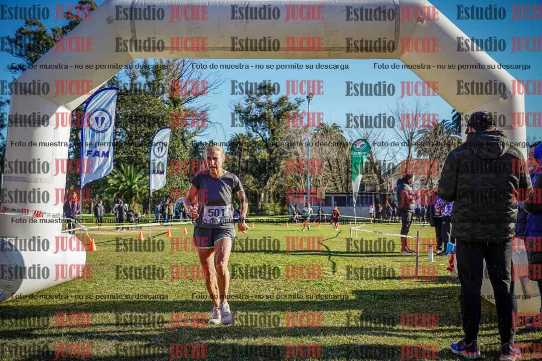 Fotos de la llegada del cross de 4000 m - mujeres