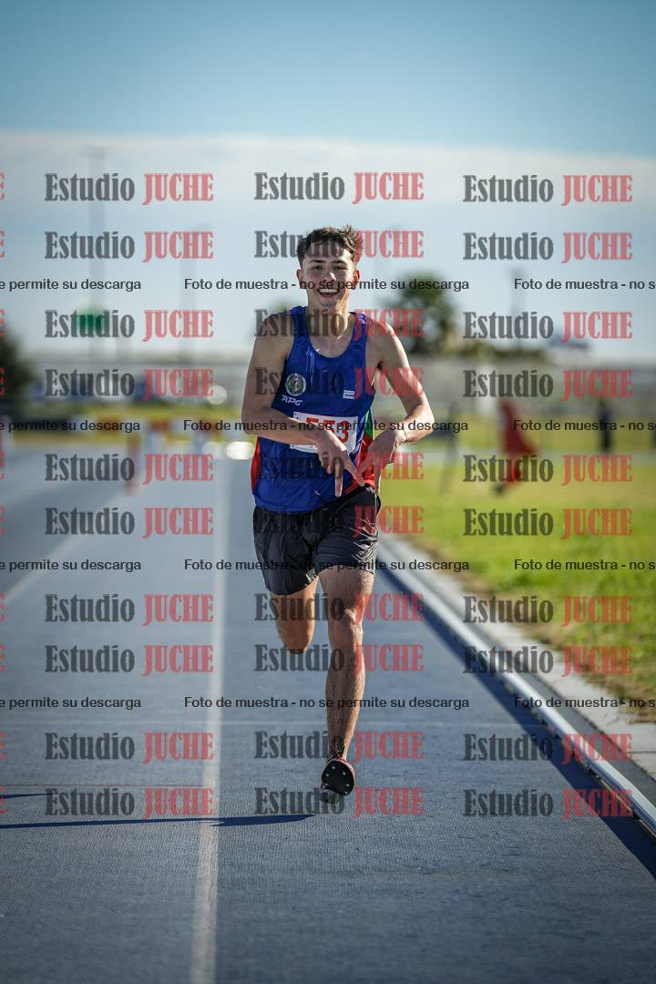 Fotos de los 3000 m con obstáculos de varones