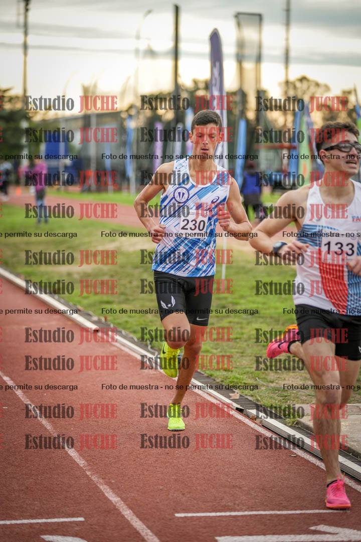 Fotos de los 2000 m con obstáculos de varones