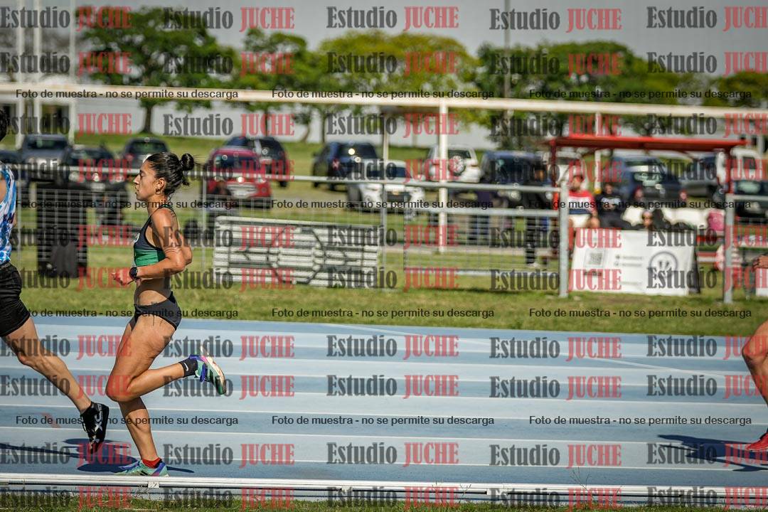 Fotos de los 5000 m de mujeres y varones - serie 1