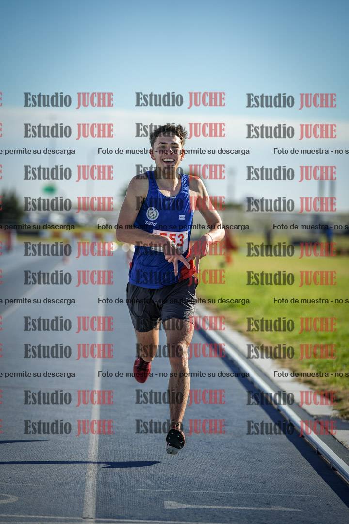 Fotos de los 3000 m con obstáculos de varones