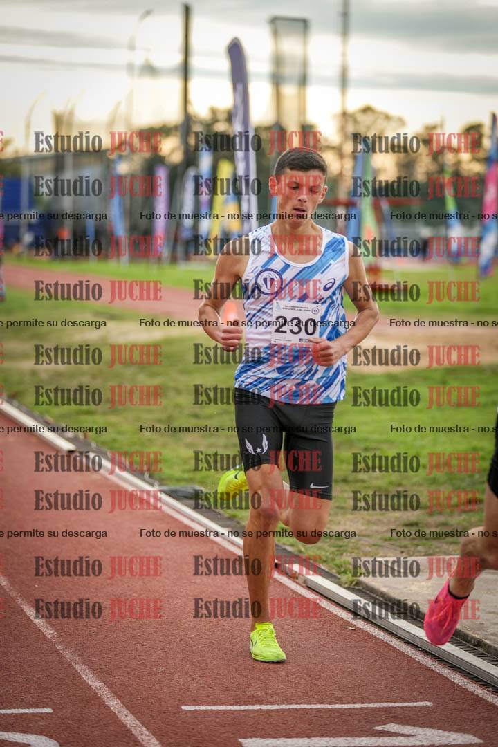 Fotos de los 2000 m con obstáculos de varones