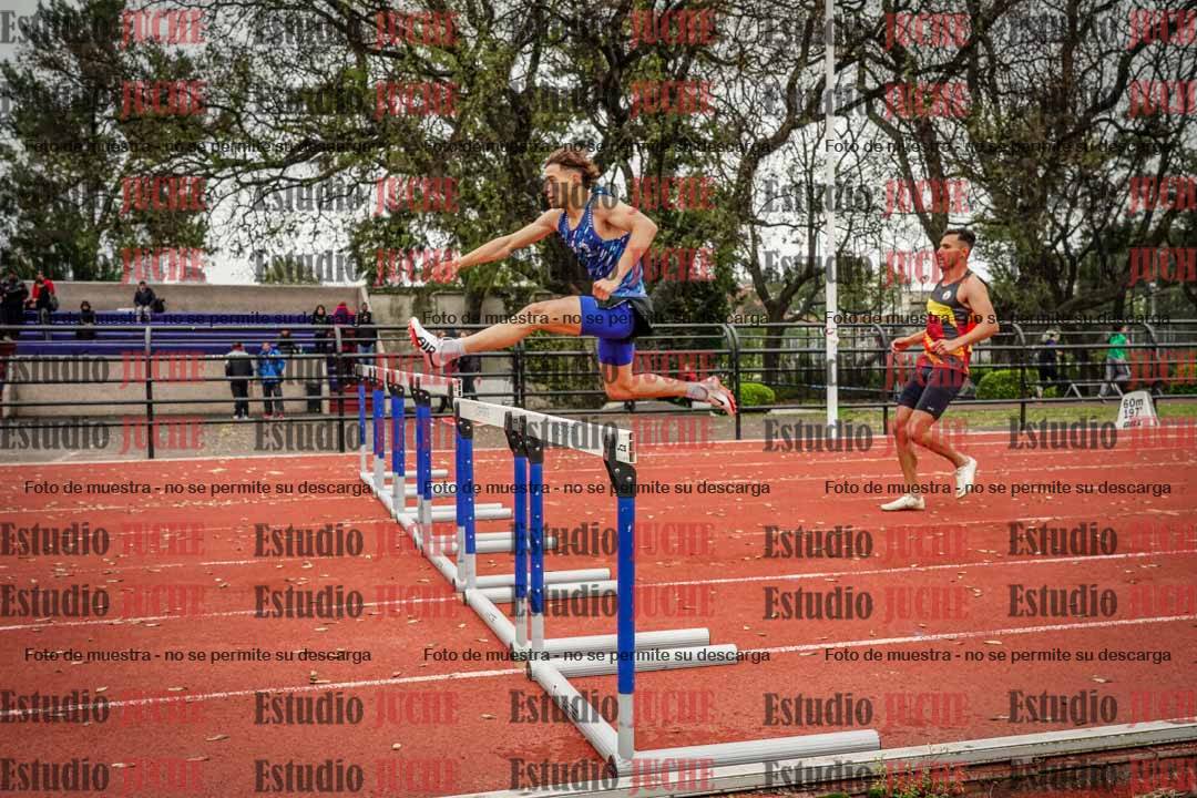 Fotos de los 400 m con vallas de varones