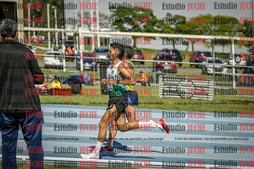 Fotos de los 5000 m de mujeres y varones - serie 1