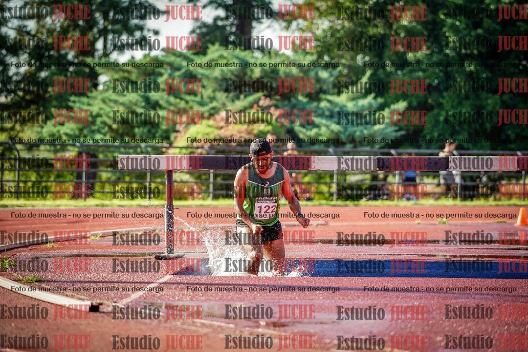 Fotos de los 3000 m con obstáculos de varones