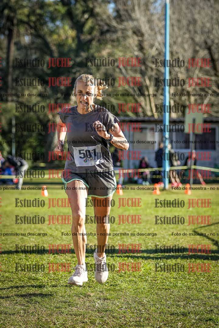 Fotos de la llegada del cross de 4000 m - mujeres