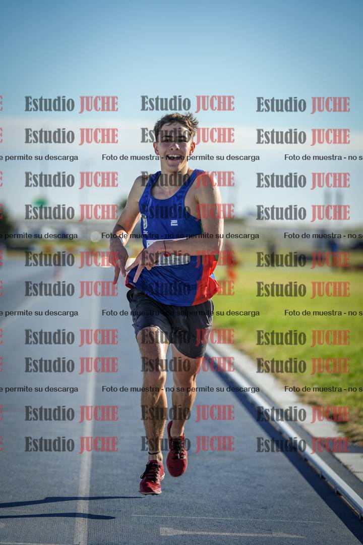 Fotos de los 3000 m con obstáculos de varones