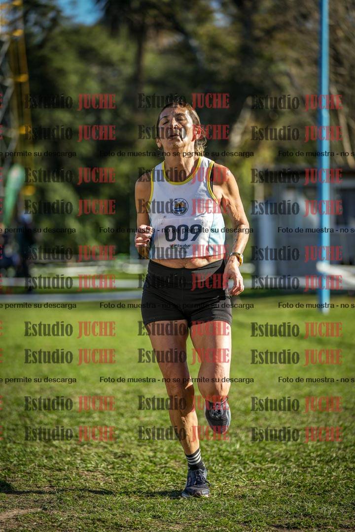 Fotos de la llegada del cross de 4000 m - mujeres