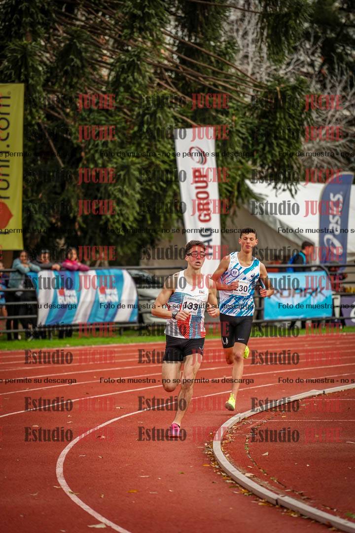 Fotos de los 2000 m con obstáculos de varones