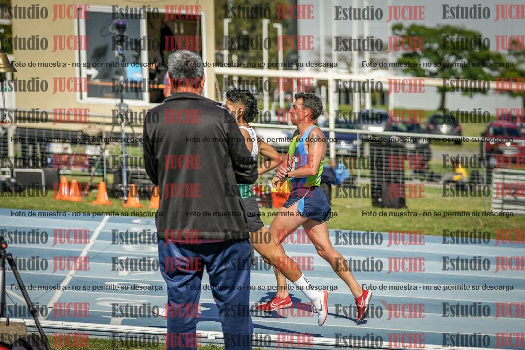 Fotos de los 5000 m de mujeres y varones - serie 1