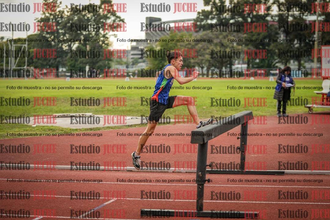 Fotos de los 3000 m con obstáculos de varones