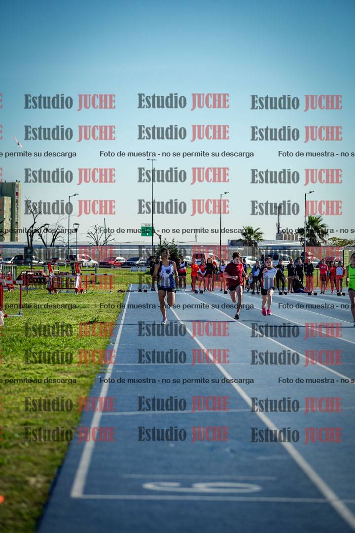 Fotos de los 80 m llanos de mujeres - U14