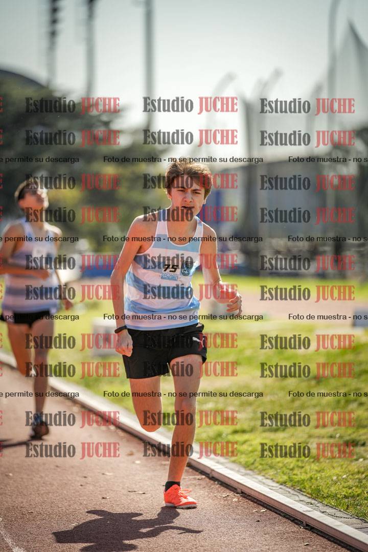 Fotos de los 600 m llanos de varones - U16