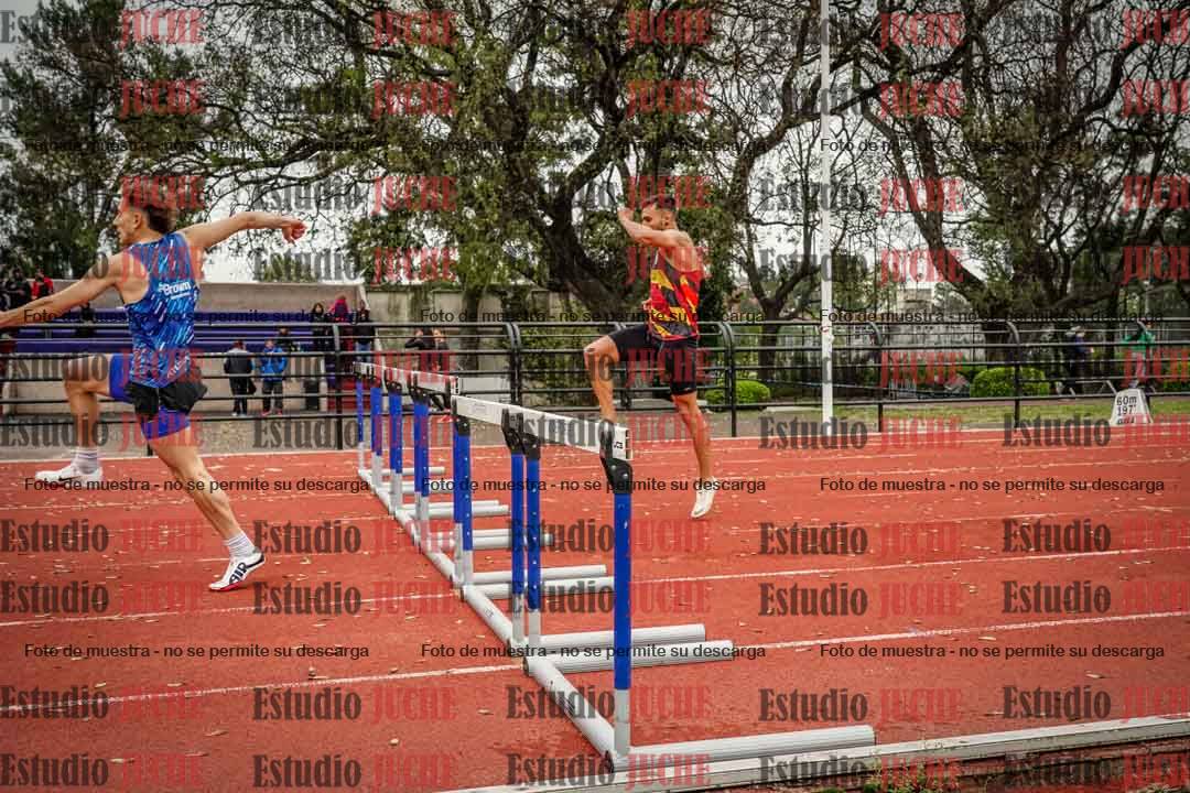 Fotos de los 400 m con vallas de varones