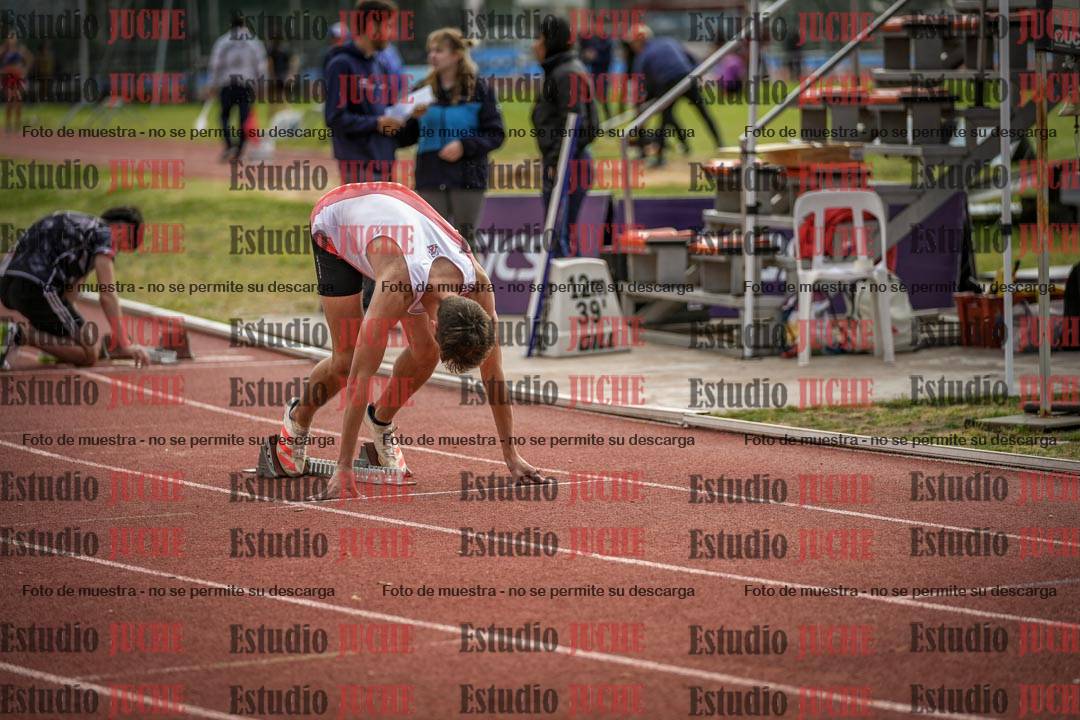 Fotos de los 400 m con vallas de varones