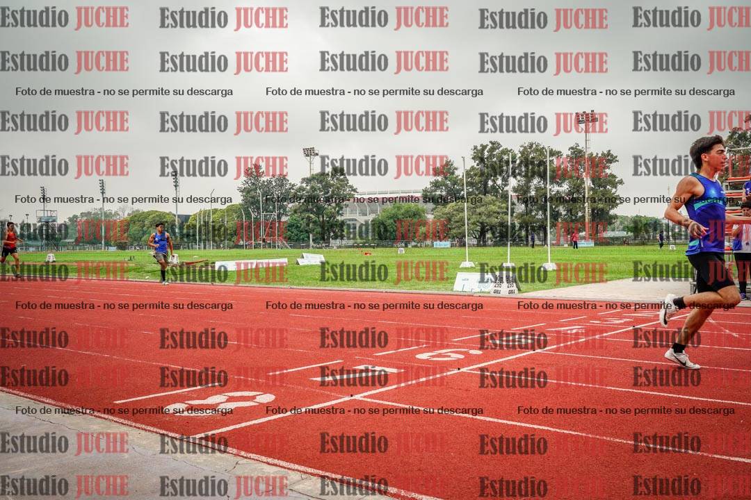 Fotos de los 400 m con vallas de varones