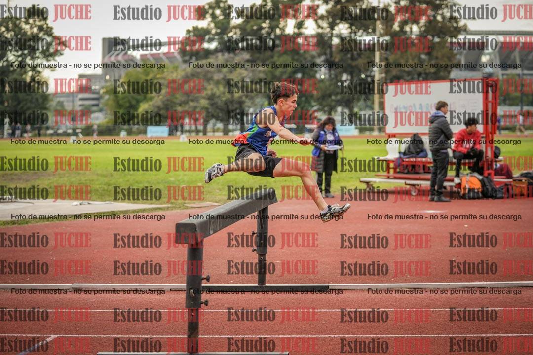 Fotos de los 3000 m con obstáculos de varones
