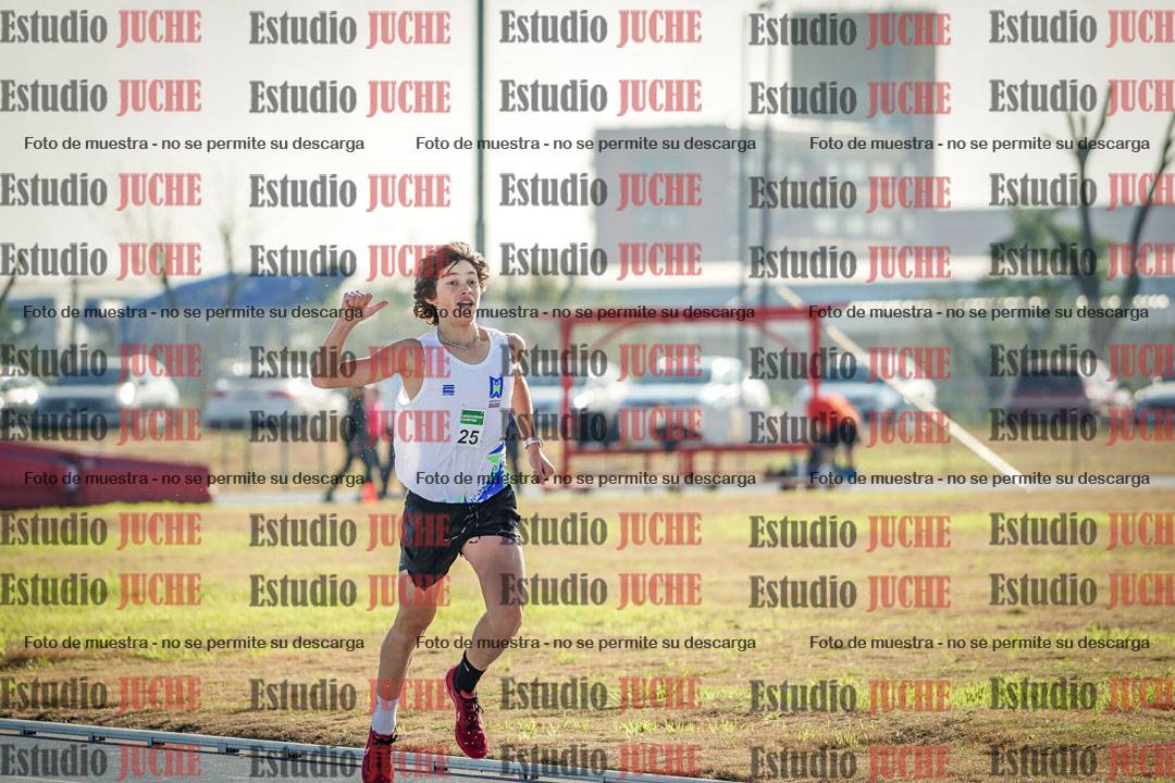 Fotos de los 2000 m con obstáculos de varones