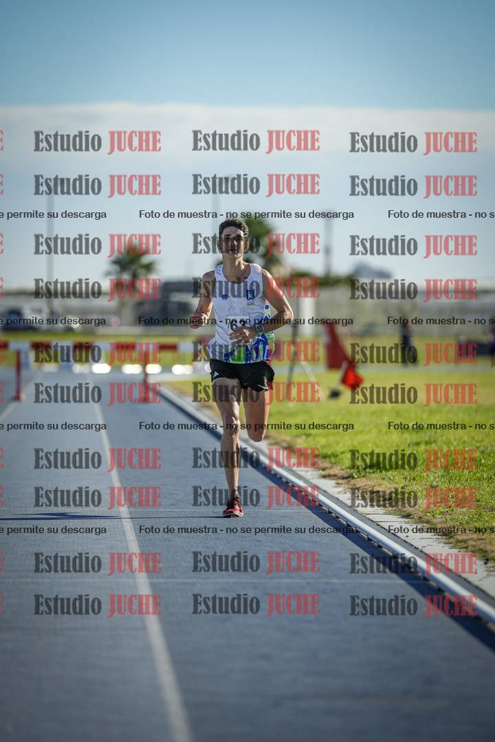 Fotos de los 3000 m con obstáculos de varones
