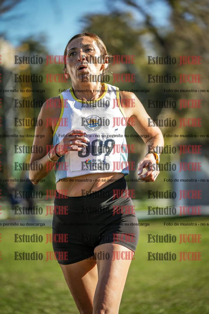 Fotos de la llegada del cross de 4000 m - mujeres