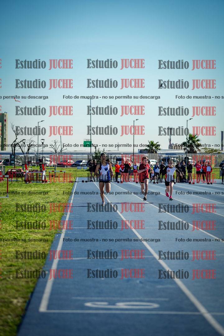 Fotos de los 80 m llanos de mujeres - U14