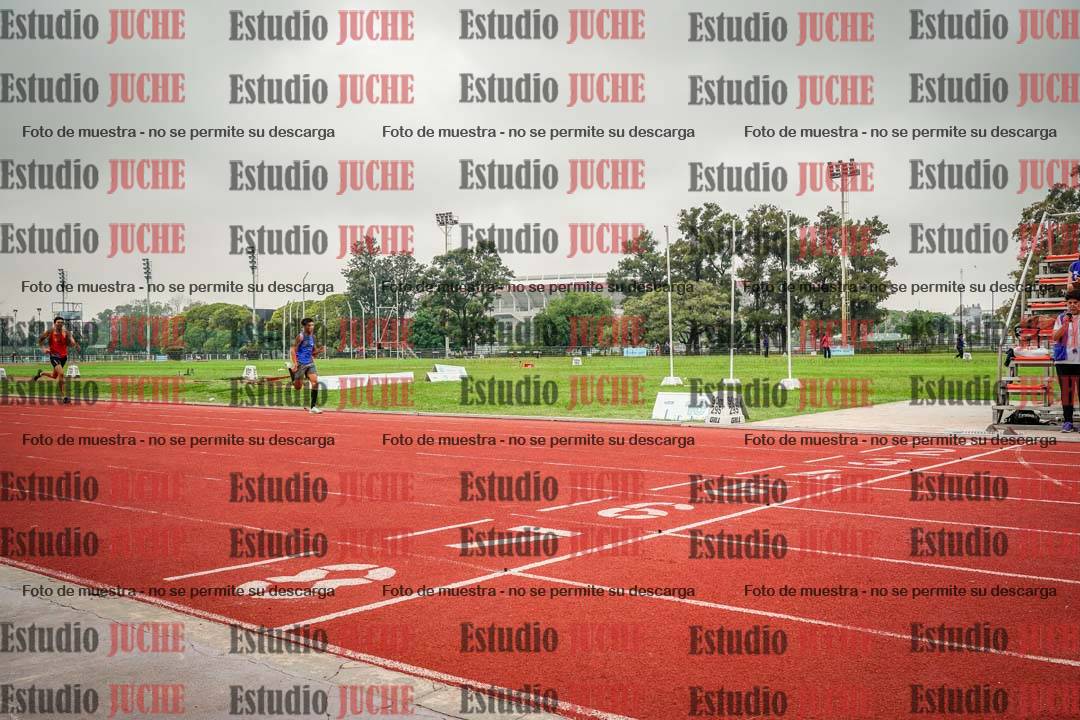 Fotos de los 400 m con vallas de varones