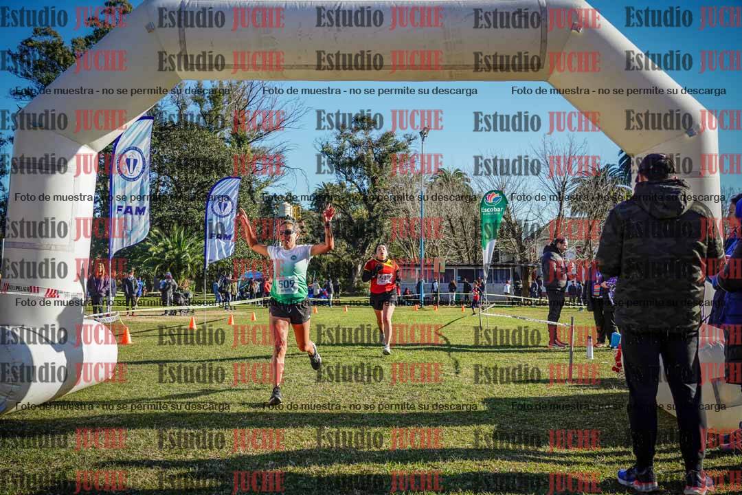 Fotos de la llegada del cross de 4000 m - mujeres