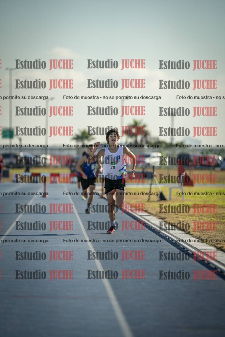 Fotos de los 2000 m con obstáculos de varones
