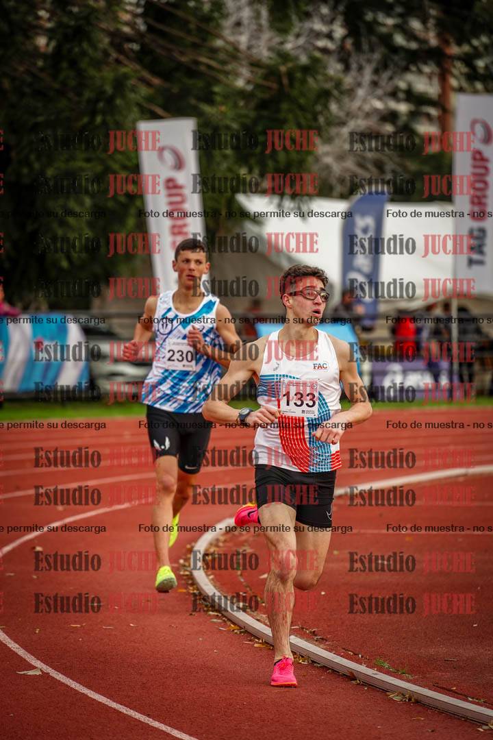 Fotos de los 2000 m con obstáculos de varones