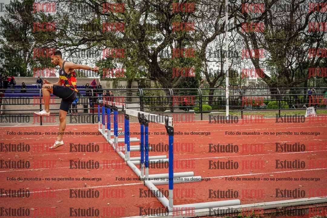 Fotos de los 400 m con vallas de varones