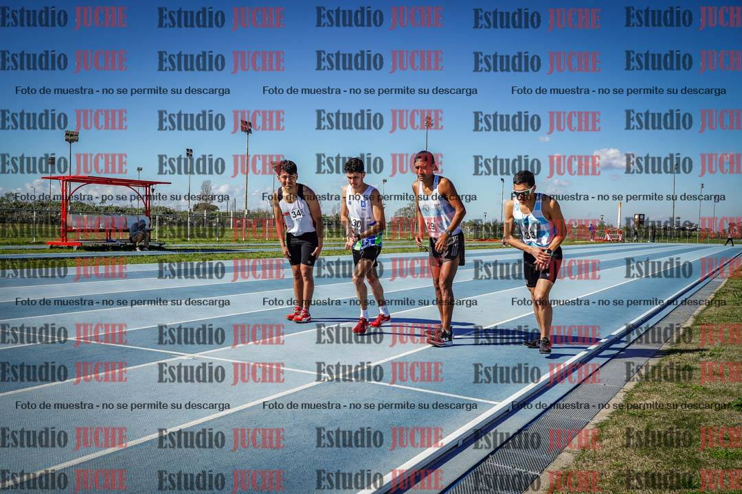 Fotos de los 3000 m con obstáculos de varones