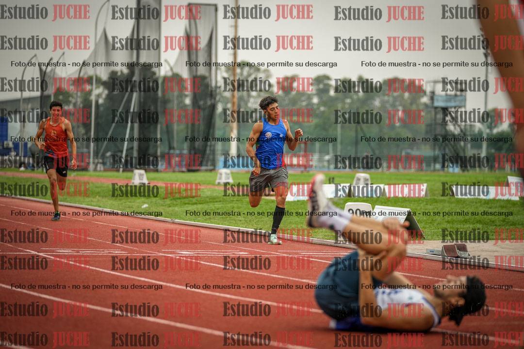 Fotos de los 400 m con vallas de varones