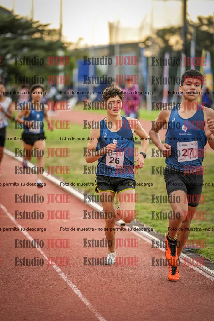 Fotos de los 2000 m con obstáculos de varones